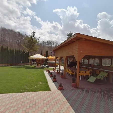 Pensiunea Colt Alb Бэйле-Хомород Экстерьер фото